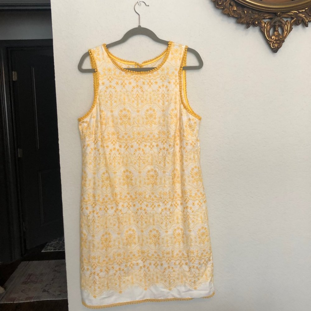 Chelsea and Violet, size L, yellow shift dress